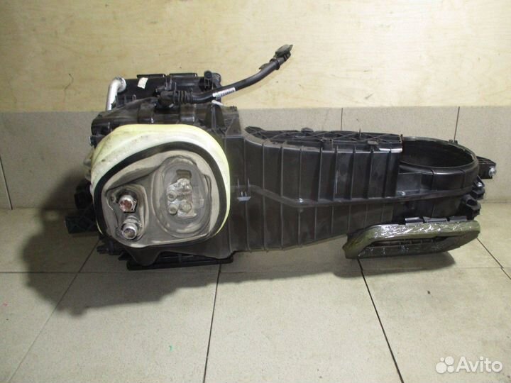 Корпус отопителя VW Jetta 6 (1B)