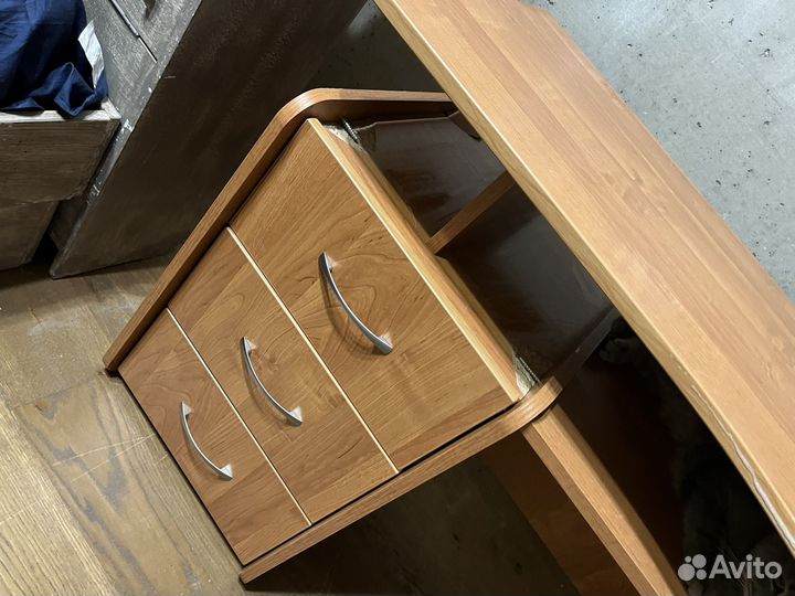 Офисная мебель стол бу бесплатно