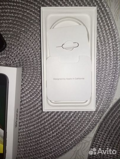 iPhone SE (2020), 64 ГБ