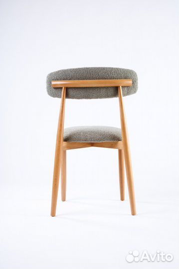 Стул деревянный мягкий