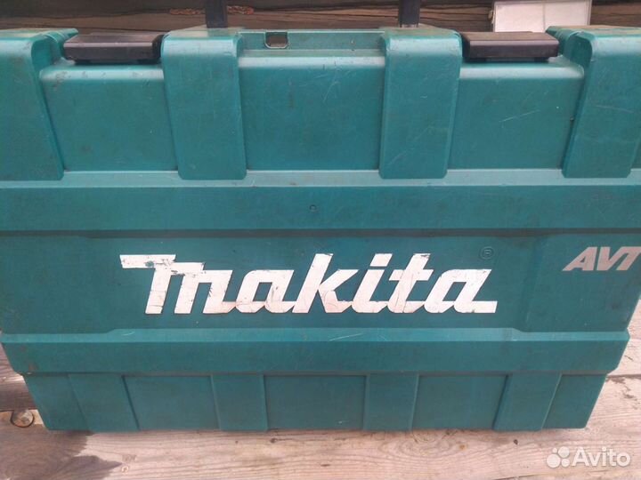 Перфаратор Makita HR5210C