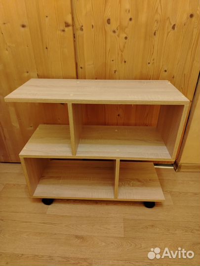 Тумбочка/столик на колесиках