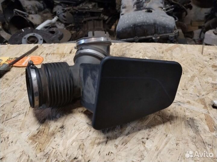 Bmw f10 f01 патрубок впускного коллектора