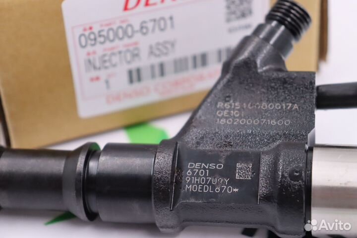 Форсунка топливная 095000-6701