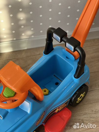 Машинка детская с ручкой