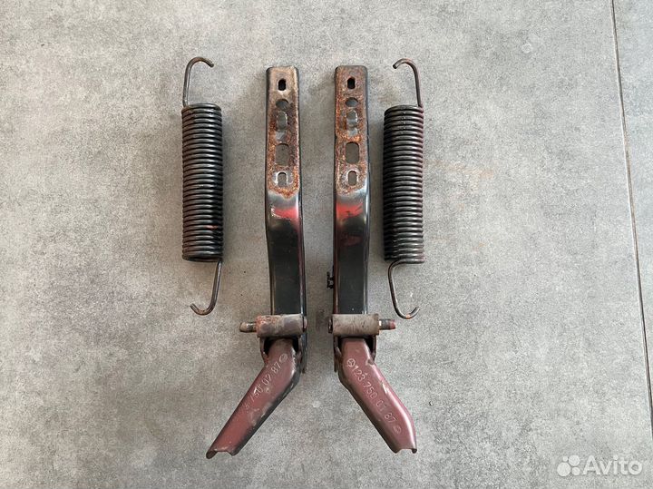 Петли багажника mercedes w123