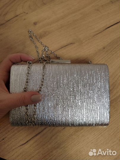 Серебристый клатч