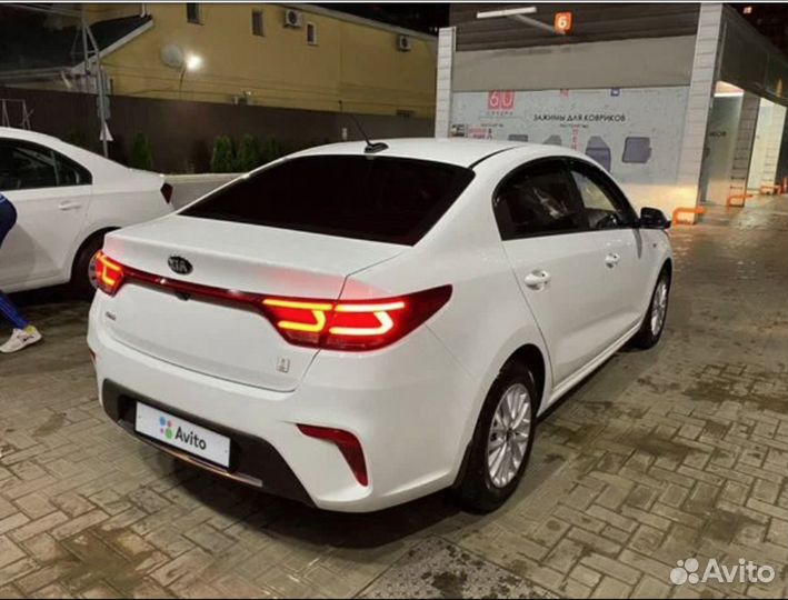 Водитель таакси на подработку (ищем женщин)