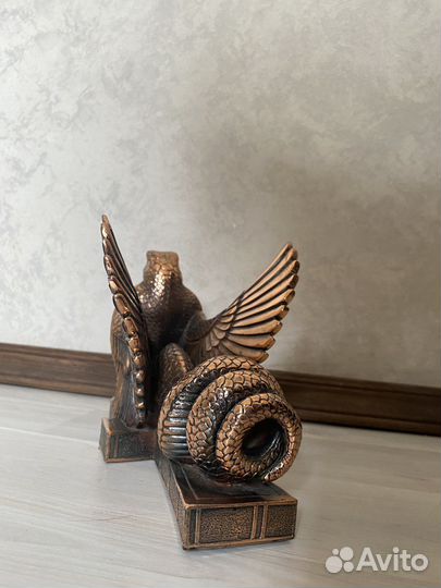 Кобра, подставка для бутылок