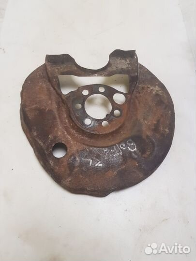 Щит (пыльник) задний левый Volkswagen Golf 3