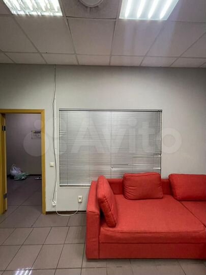 Офис с мокрой точкой, 50 м²