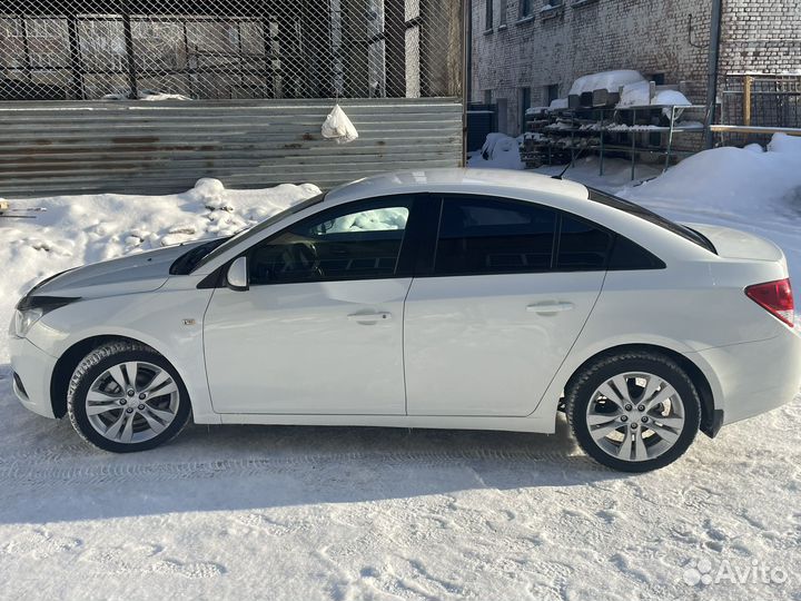 Chevrolet Cruze 1.6 AT, 2010, 136 000 км