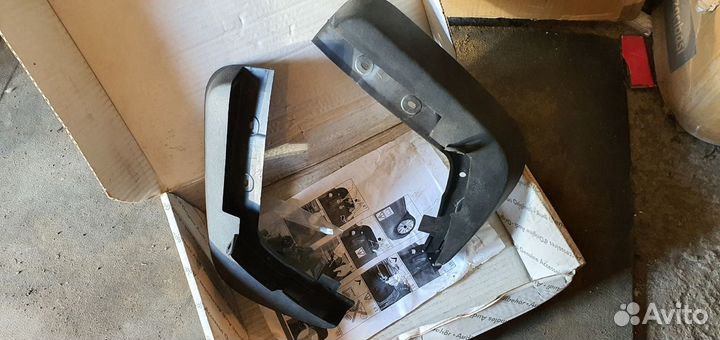 Передние брызговики на Audi A6