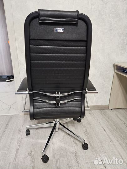 Компьютерное кресло кожа