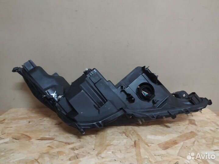 Фара передняя левая, Toyota Camry XV70 2018