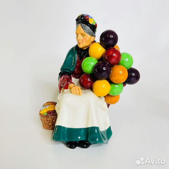 Бабушка с шарами статуэтка Royal Doulton