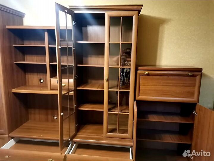 Стенка в гостиную