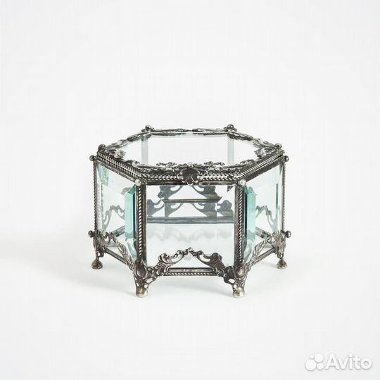 Шкатулки латунные со стеклом