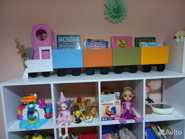 Полка для книг монтессори