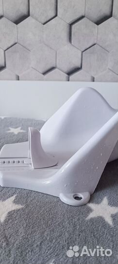 Стульчик kidfinity и горка для купания малыша