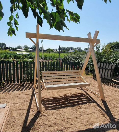 Качеля из дерева