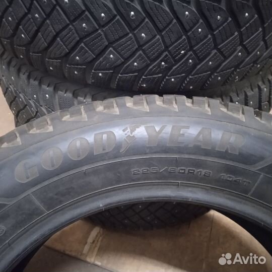 Goodyear Ultra Grip Ice Arctic 2 SUV 225/60 R18 104T