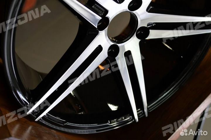 Литой диск в стиле vossen R16 4x100