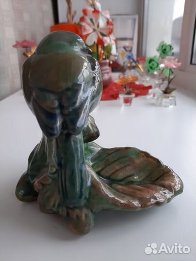 Нахохлившийся воробей, майолика Гжель, 1950-е гг