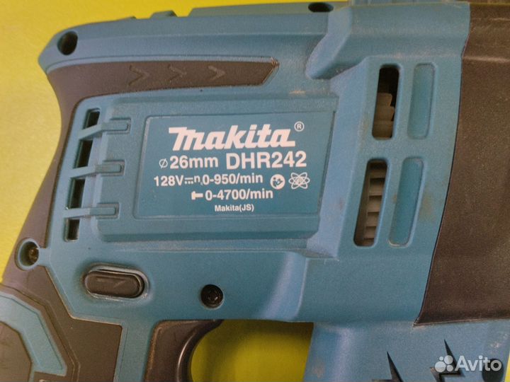 Перфоратор Makita DHR242RT