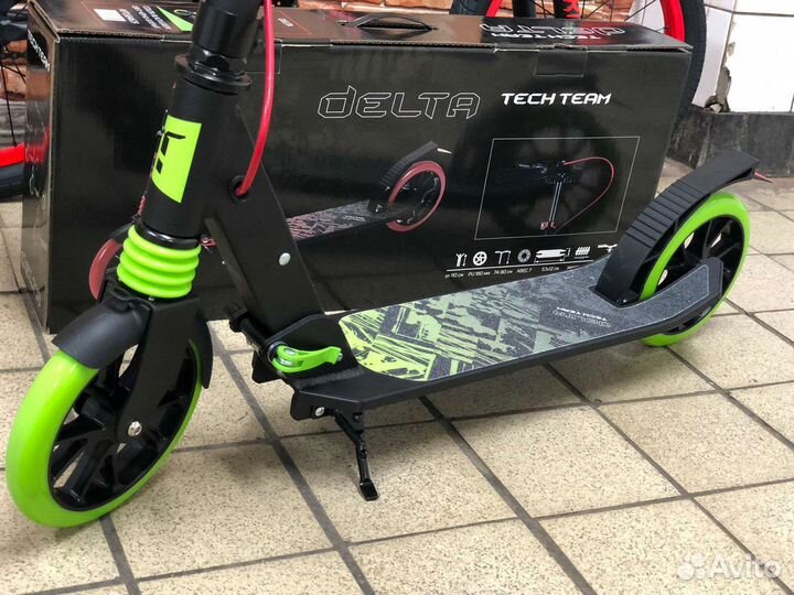 Самокат с ручным тормозом