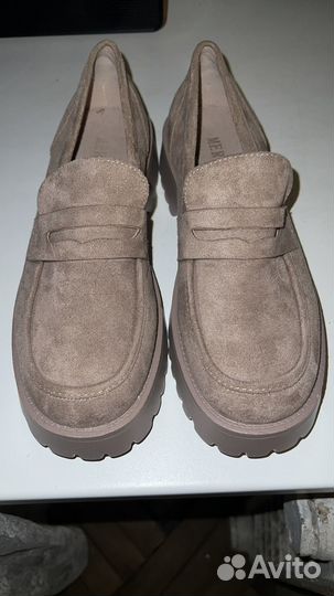 Лоферы замшевые бежевые