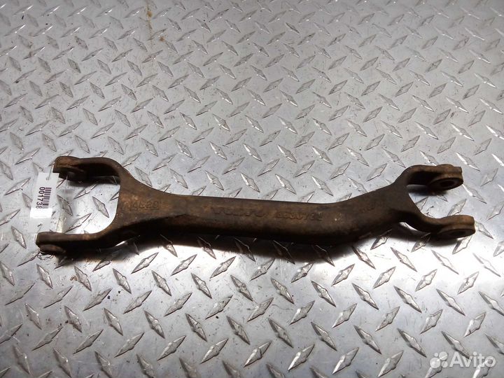 Рычаг задний правый Volvo XC90 1 (C) 8630783