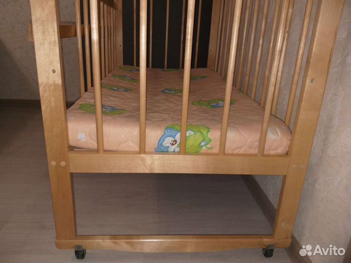 Детская кроватка