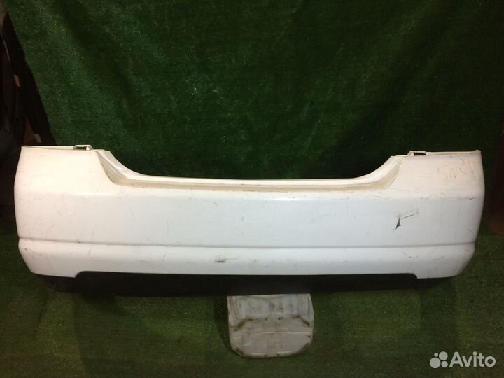 Бампер задний Nissan Tiida Latio SC11 Белый дефект