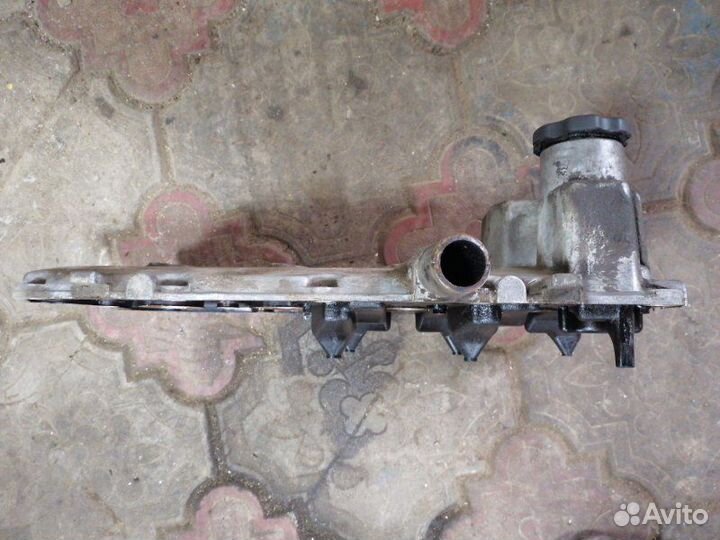 Клапанная крышка LADA Priora 21126