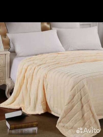 Меховое покрывало на кровать новое