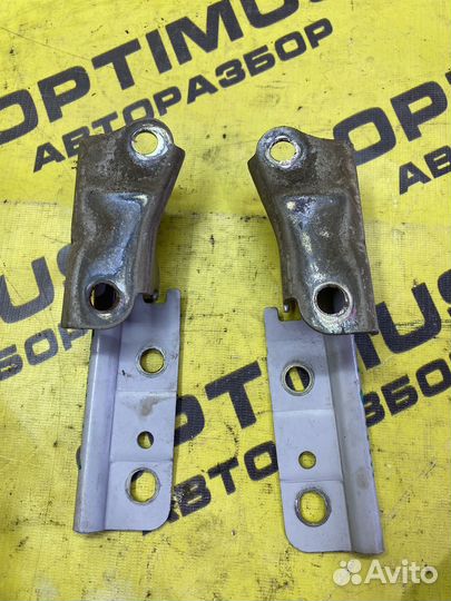 Петли капота Hyundai Santa Fe 1