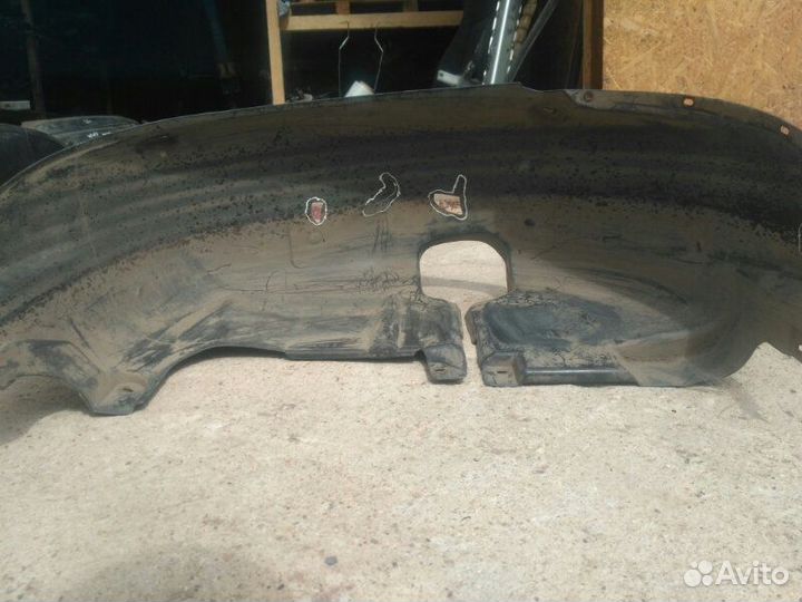 Подкрылок задний левый Skoda Octavia Tour A4