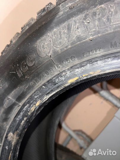 Yokohama Ice Guard IG10 215/60 R16