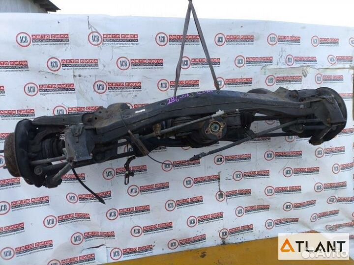 Балка подвески задний toyota mark II