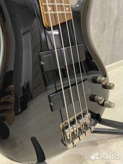 Бас-гитара Ibanez SR300