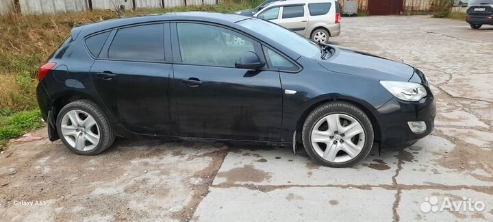 Opel Astra, 2010