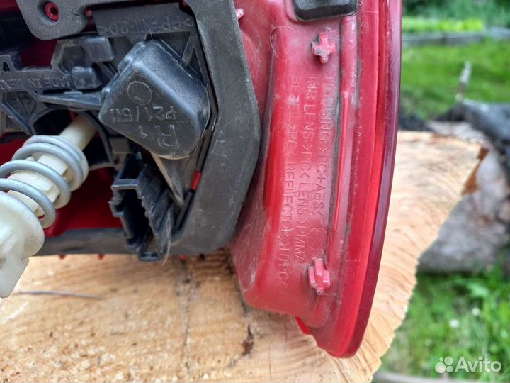 Фонарь задний правый