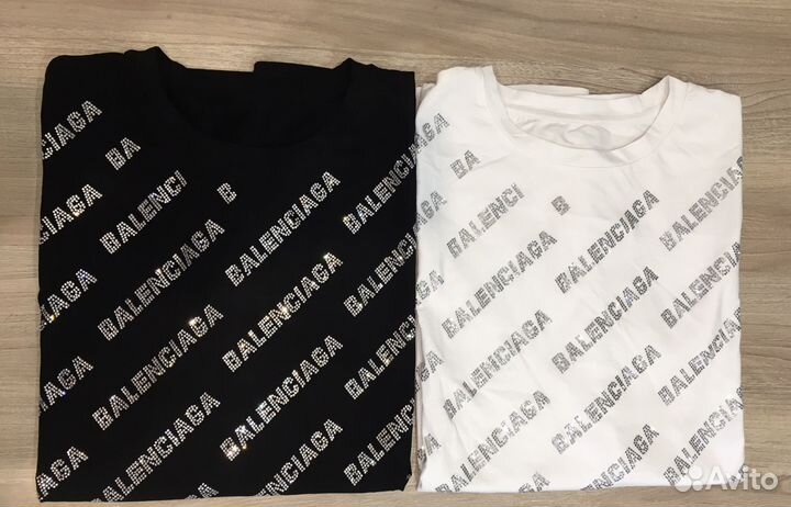 Balenciaga футболка со стразами