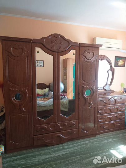 Спальный гарнитур