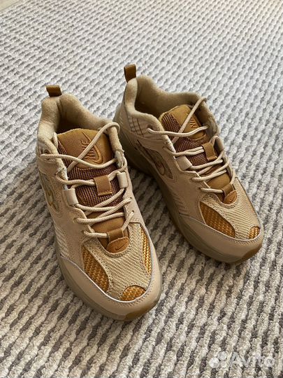 Кроссовки женские 38 размер