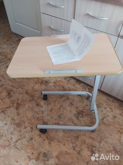 Столик надкроватный для лежачих больных