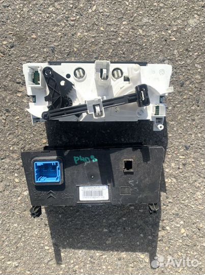 Блок управления отопителем Peugeot 408