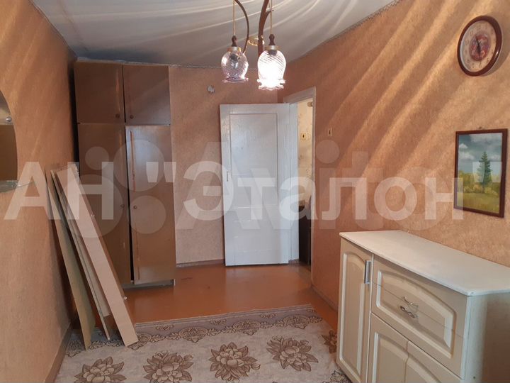 5-к. квартира, 43 м², 3/5 эт.