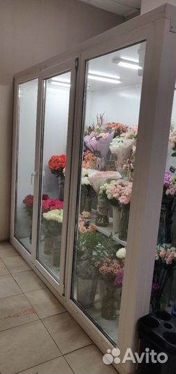 Холодильник для цветов Цветочная витрина